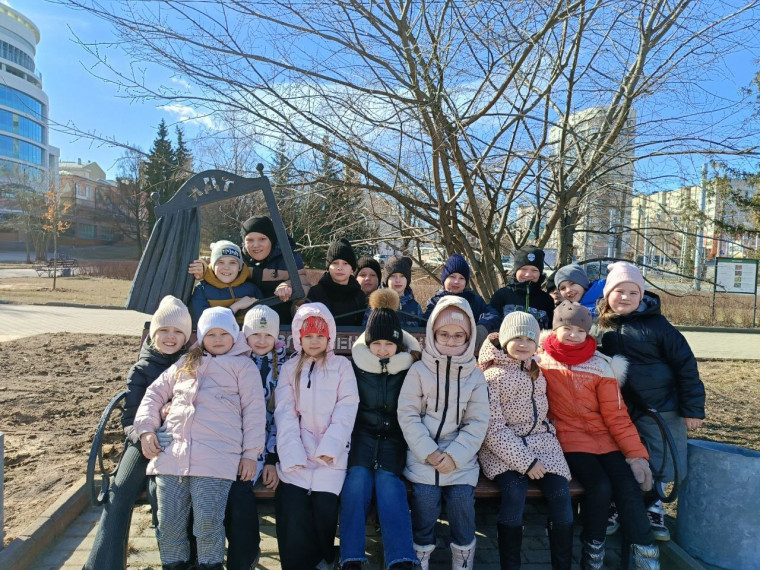 Выход в Ивановский Драматический театр на спектакль "Красная шапочка".